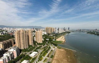 福州市民 網(wǎng)友點(diǎn)贊 福州藍(lán) 需要大家共同保護(hù)珍惜